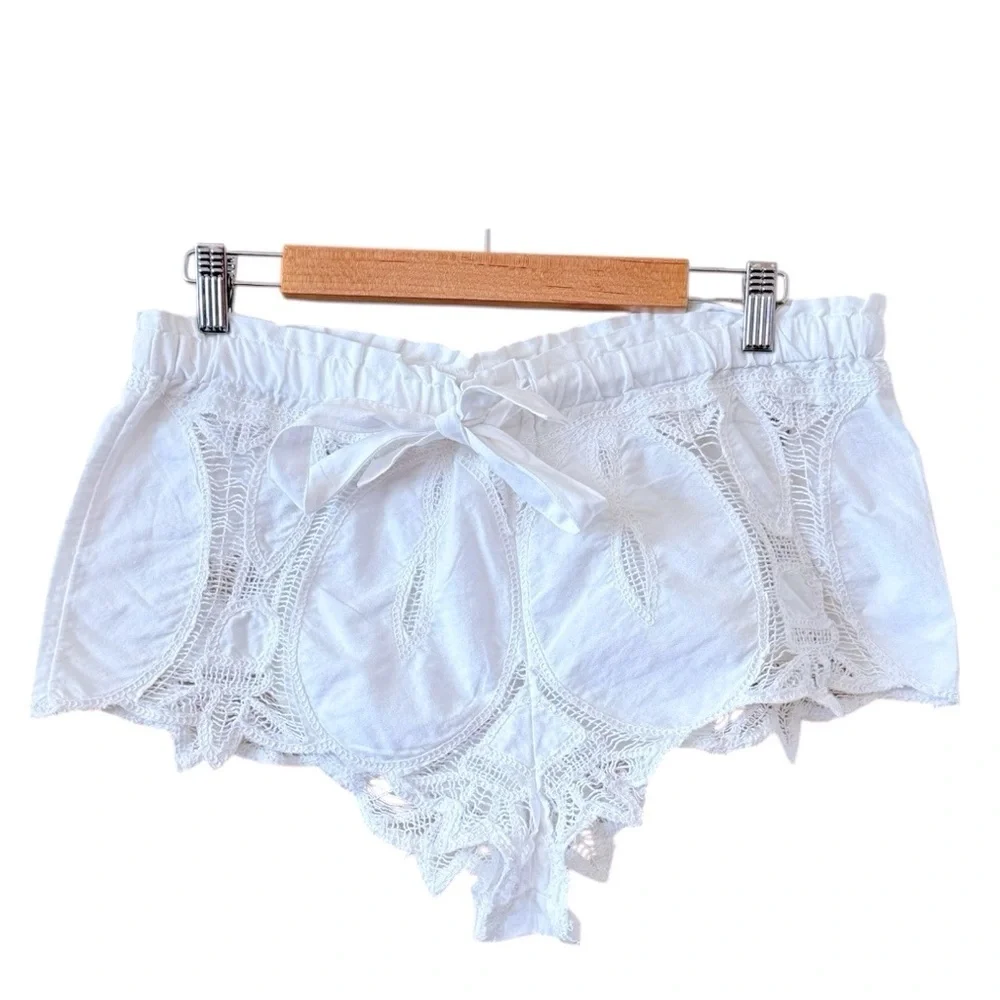 FREE PEOPLE Brittany Embroidered Micro Shorts White Size M - Picture 2 of 10